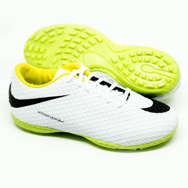 Chuteira Society Nike Hypervenom