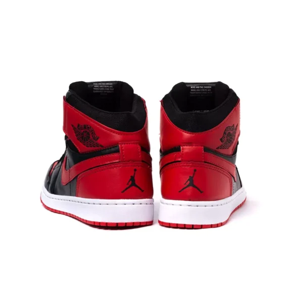 Tênis Nike Air Jordan 1 MID Cano Médio