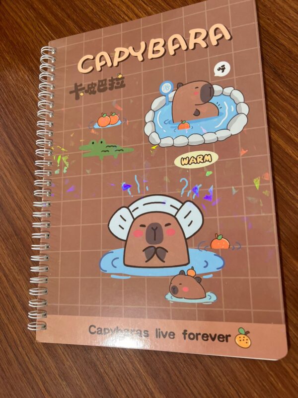 Caderno Capivara 32 Folhas Capa que Brilha