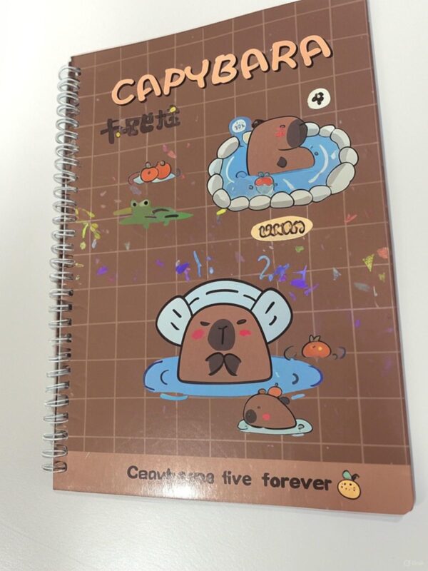 Caderno Capivara 32 Folhas Capa que Brilha